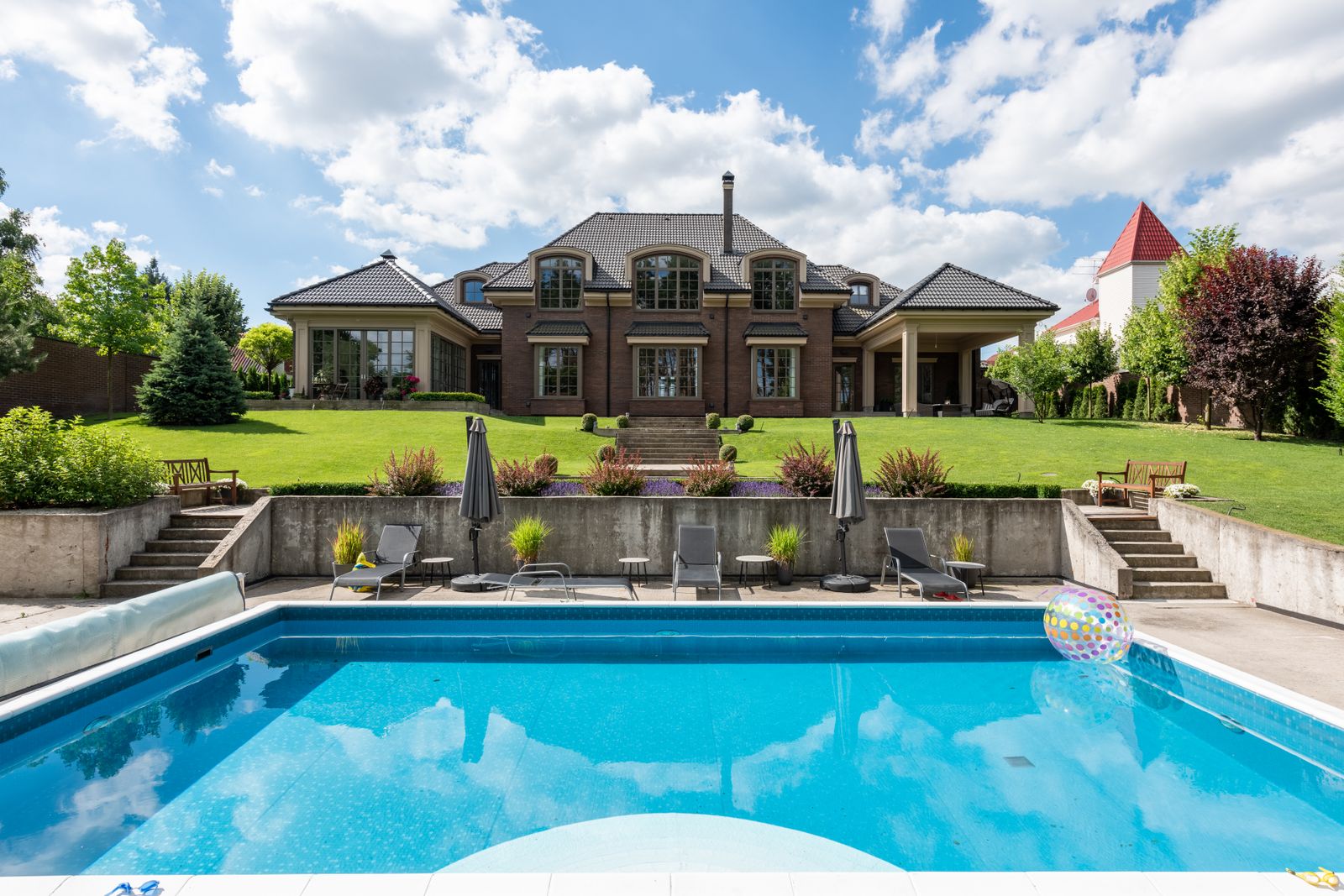 Pool Finishing & Features — Mitchell Kari Michele